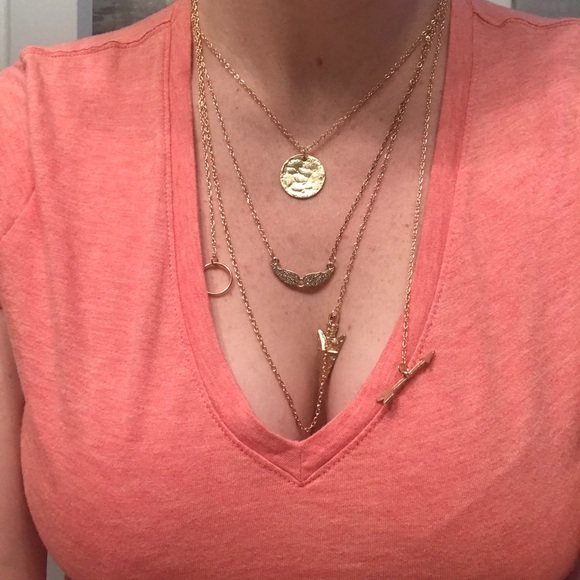 NWT Multi-Chain & Pendant Necklace - Picture 2 of 3